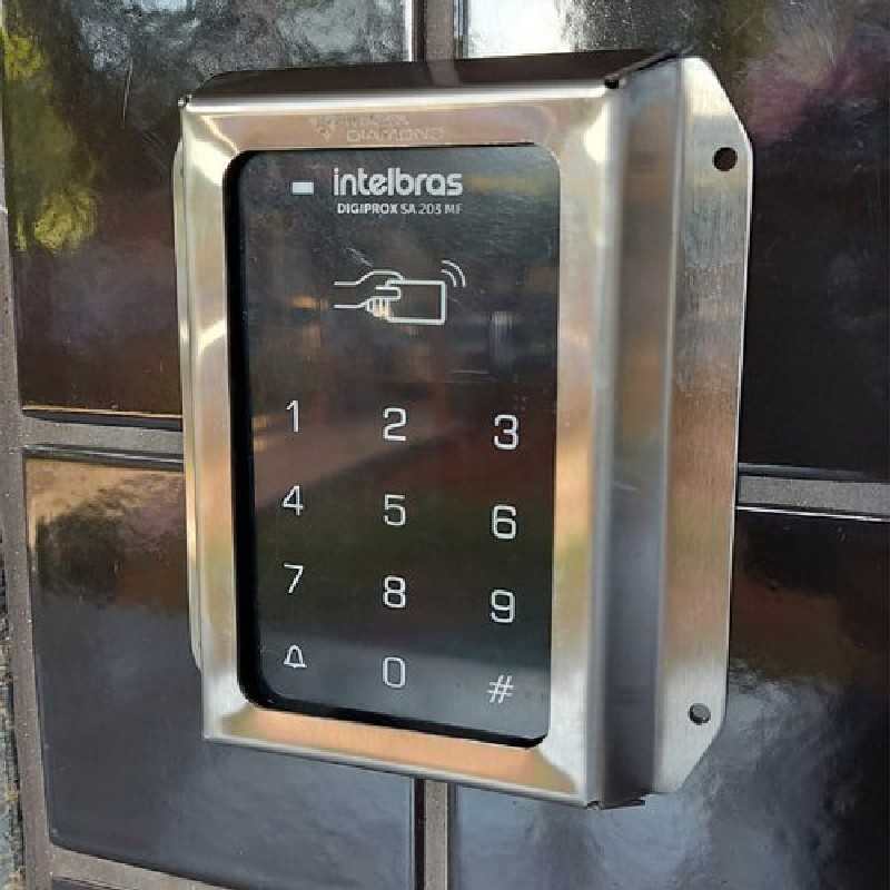 Controle de acesso biométrico para portas